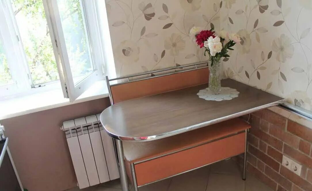 Кухонный стол в хрущевке фото Расстановка мебели на кухне в хрущевке. Без перепланировки ПоискБилдинг Дзен