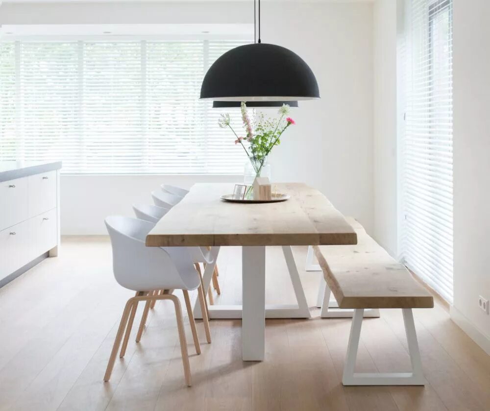 Кухонный стол в интерьере современной кухни These Modern Dining Seats Are Cooler Than Iconic Chairs Scandinavische woonkamer