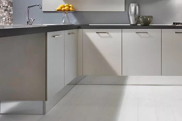 Кухонный цоколь фото Цокольная опора для кухонных шкафов - "МОНЗА" - мебельная фурнитура в Махачкале 