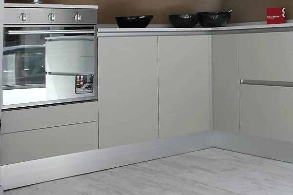 Кухонный цоколь фото Цоколь для кухни пластиковый, купить кухонный цоколь 100 мм недорого