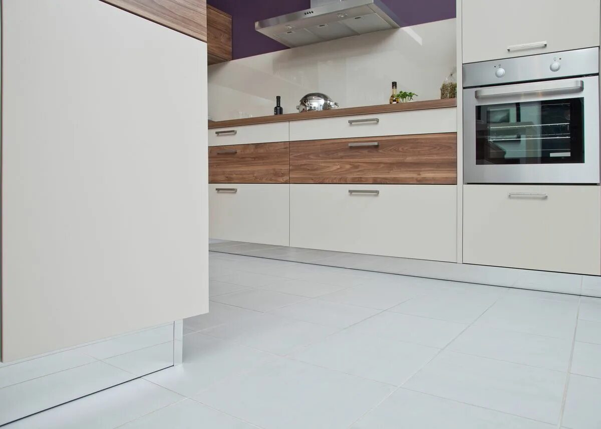 Кухонный цоколь фото Цоколь для белой кухни