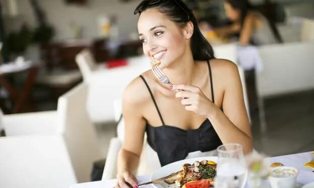 Кушать в ресторане фото 50 ways you're throwing money away