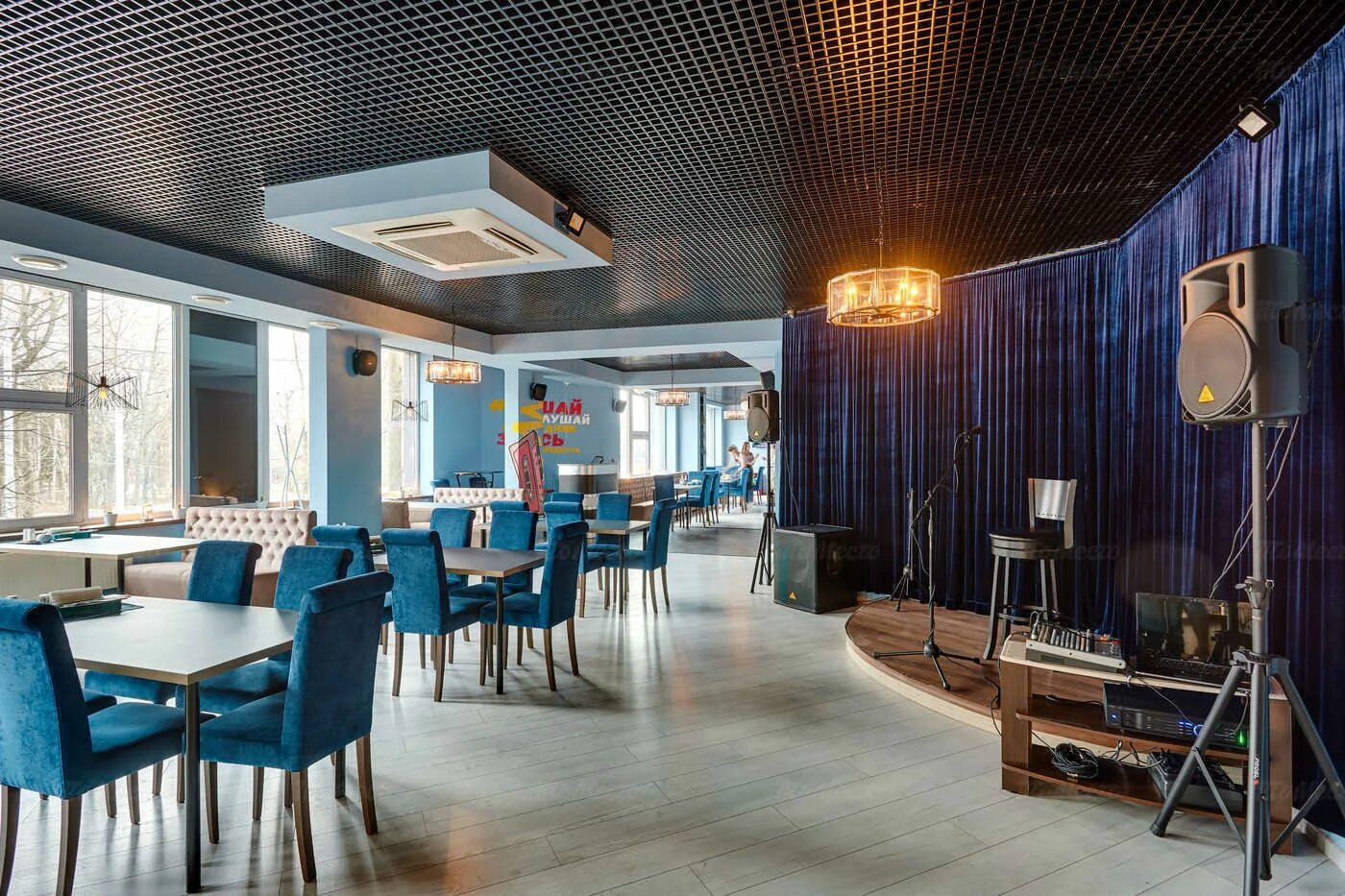 Кушай слушай ленинский просп 1 2 фото Банкетный зал бара Кушай Слушай на Ленинском проспекте - ТоМесто Москва
