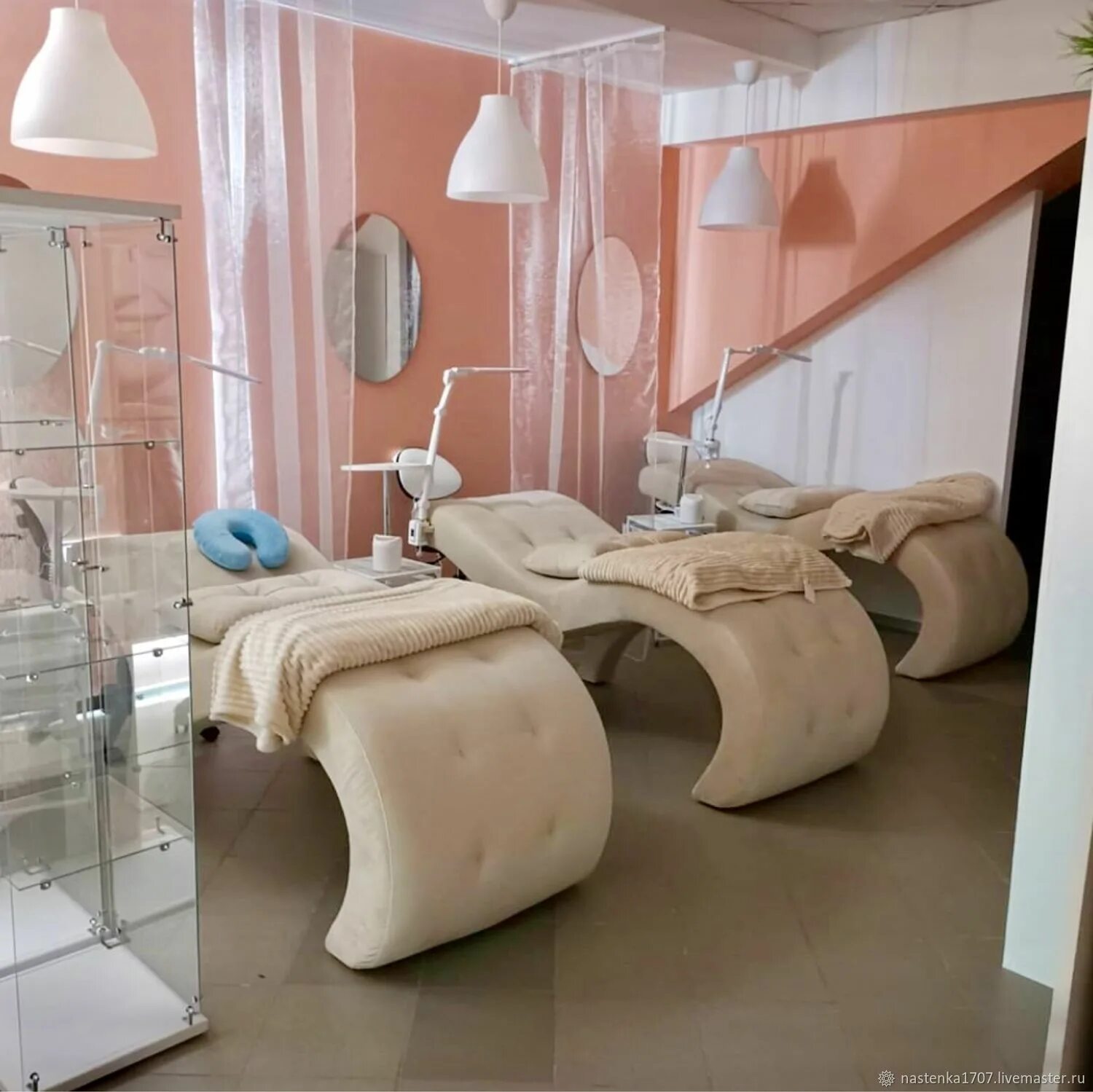 Кушетка для перманентного макияжа какая лучше Анатомические косметологические Кушетки без механизмов купить в интернет-магазин