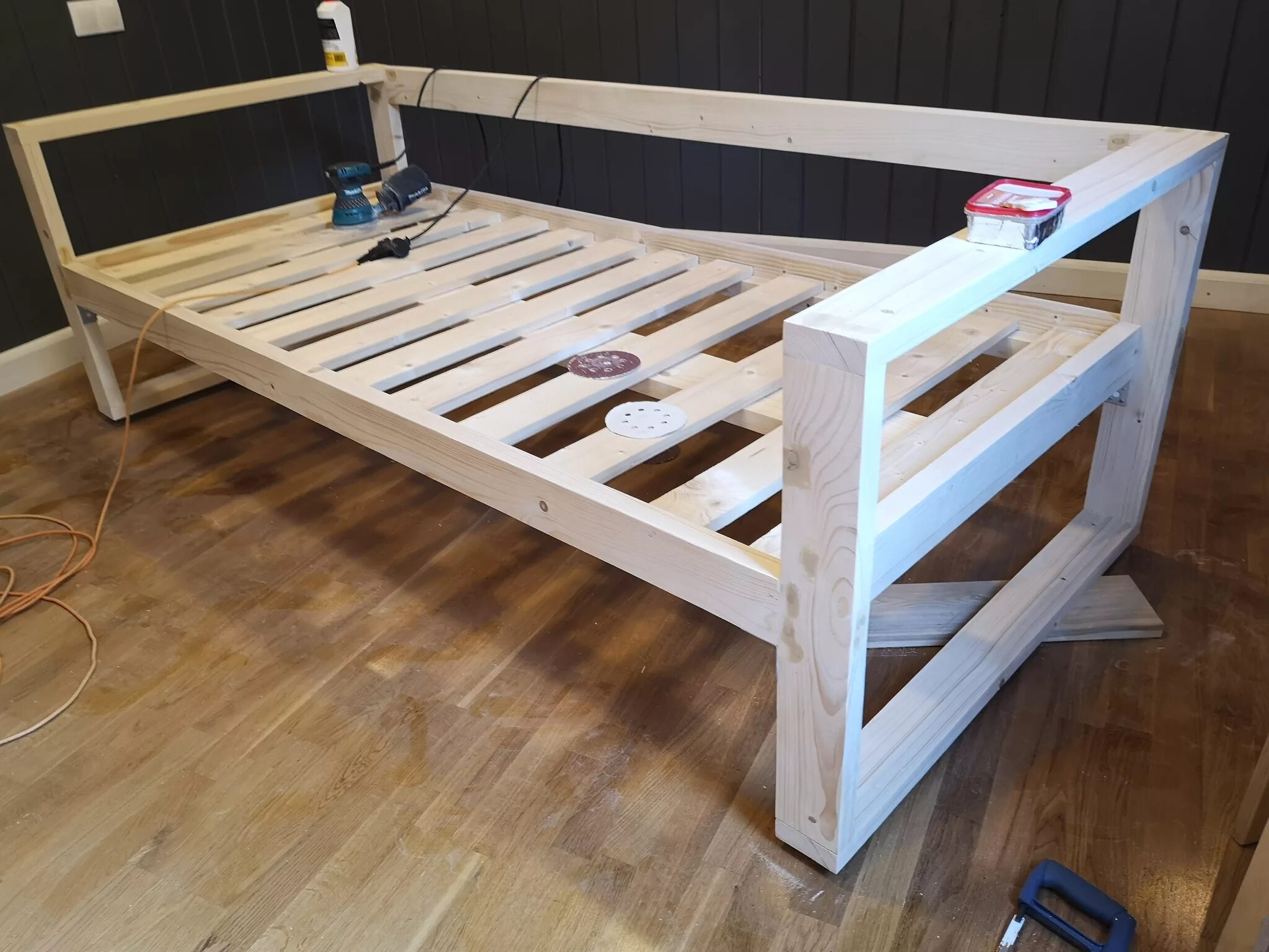 Кушетка своими руками из дерева фото чертежи Кушетка своими руками из дерева фото чертежи Кушетка своими руками из дерева фото чертежи Раздвижной диван своими руками HeatProf.ru