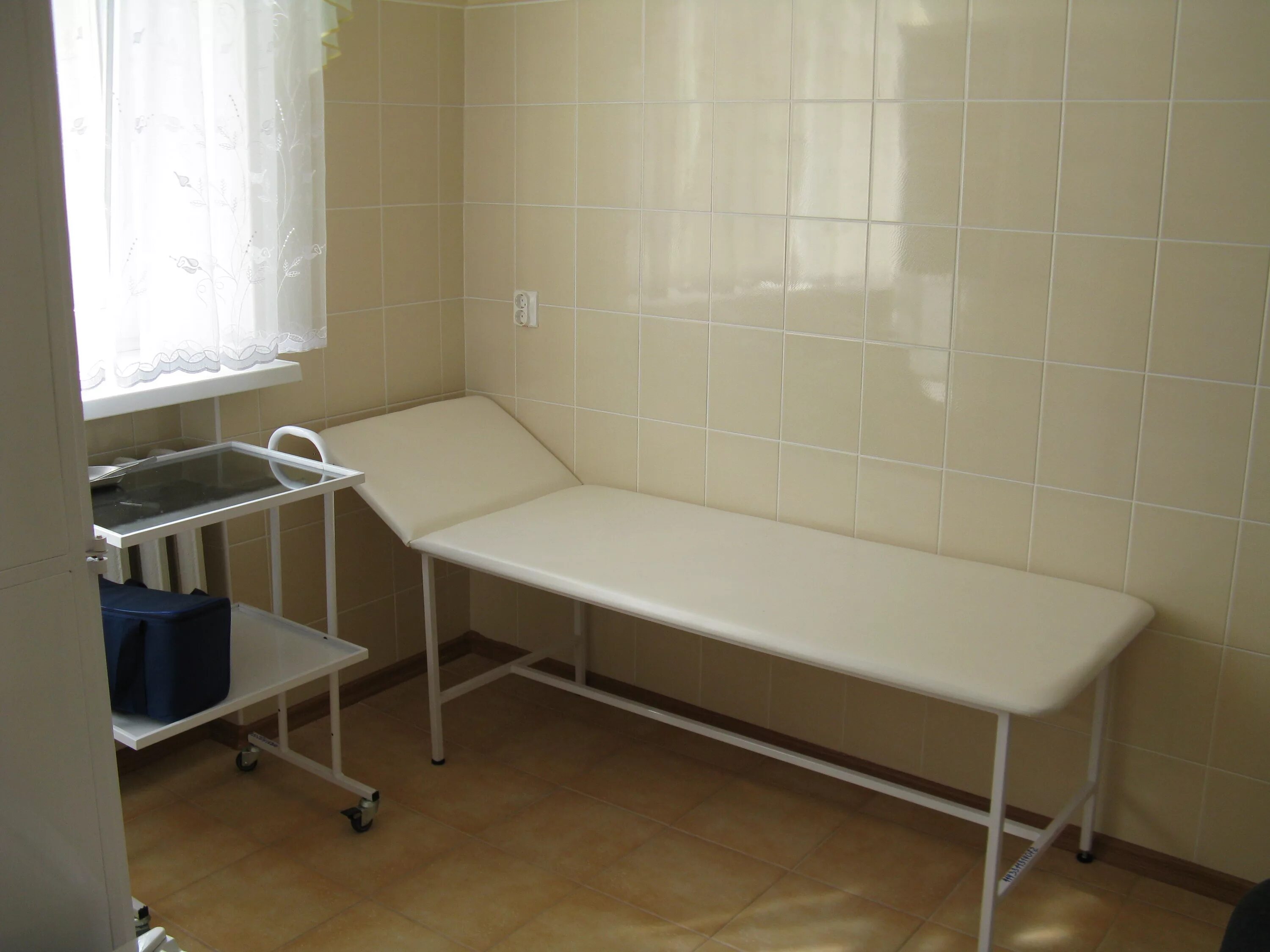 Кушетка в больнице фото Кушетка в больнице фото Кушетка в больнице фото Лечебные процедурные кабинеты