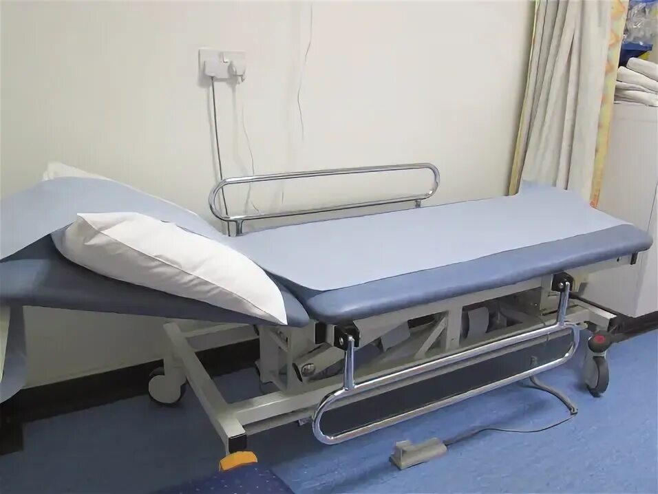 Кушетка в больнице фото Кушетка в больнице фото Кушетка в больнице фото Image Of Hospital Examination Table Bed Couch In Doctors Office Stock Photo - Do