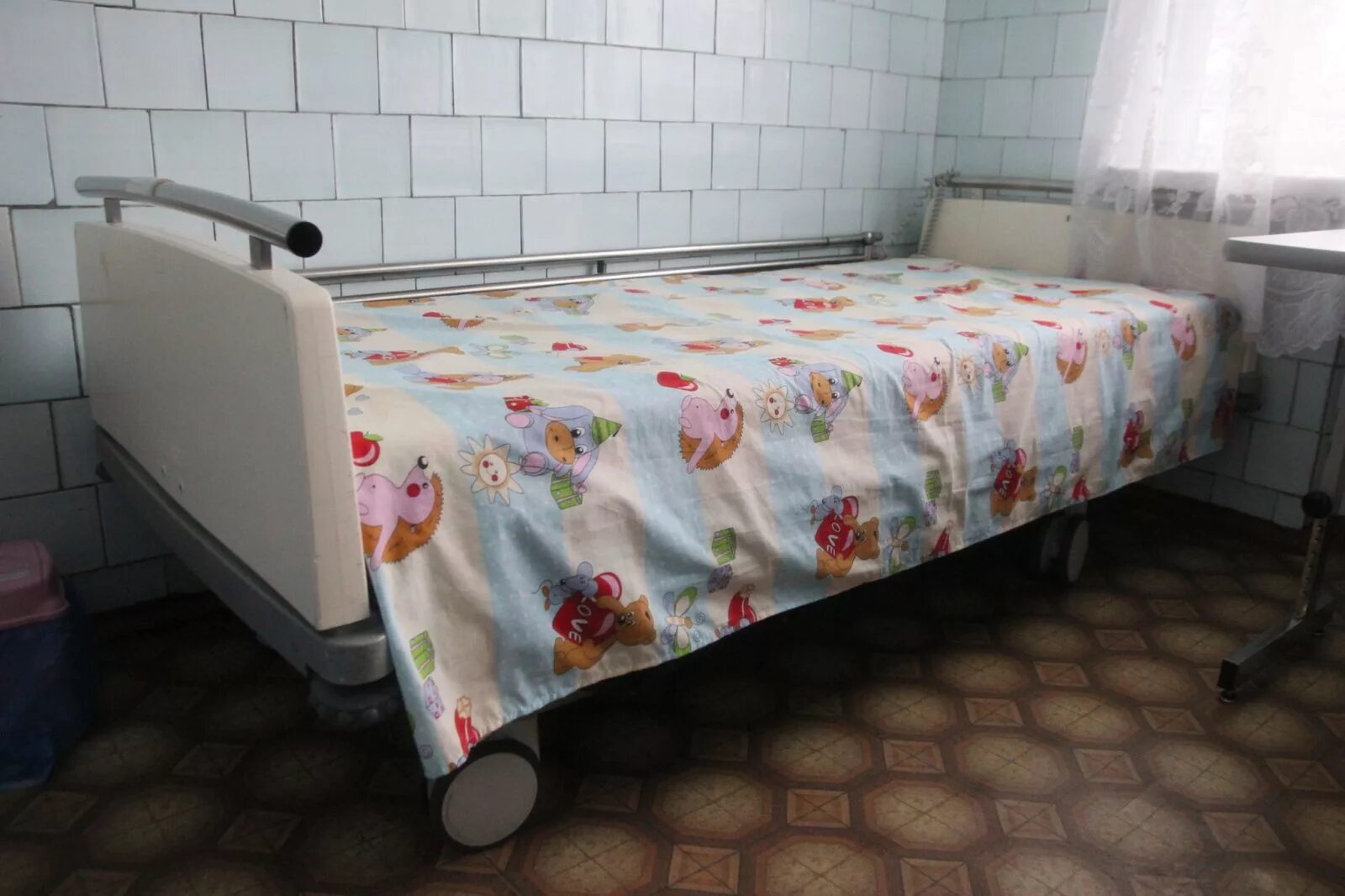 Кушетка в больнице фото Кушетка в больнице фото Кушетка в больнице фото Больничные кушетки (57 фото) - фото - картинки и рисунки: скачать бесплатно