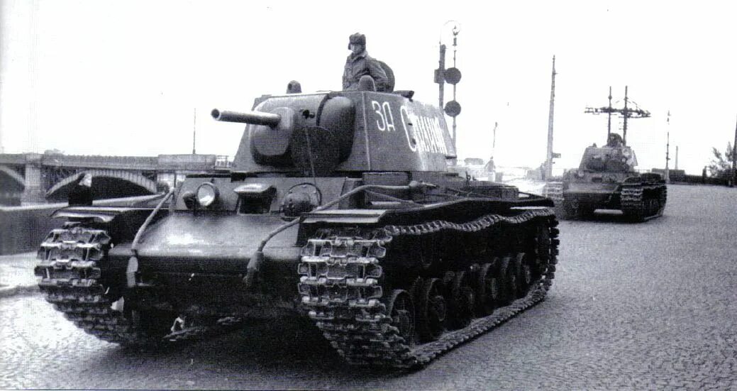 Кв 1 тяжелый танк фото Heavy tank KV-1 Model 1941 / czołg ciężki KW-1 Model 1941 Veicoli militari, Mili