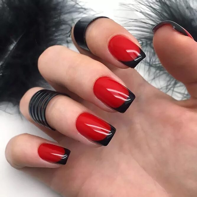 Квадрат маникюр черный с красными цветами Manis That Will Make You Adore Squoval Nails Squoval nails, Black nail designs, 