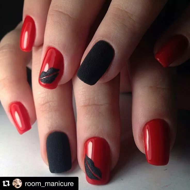 Квадрат маникюр черный с красными цветами #nail #nail_art #autumn_nail #ногти #дизайн #дизайн_ногтей #маникюр #осень #осен