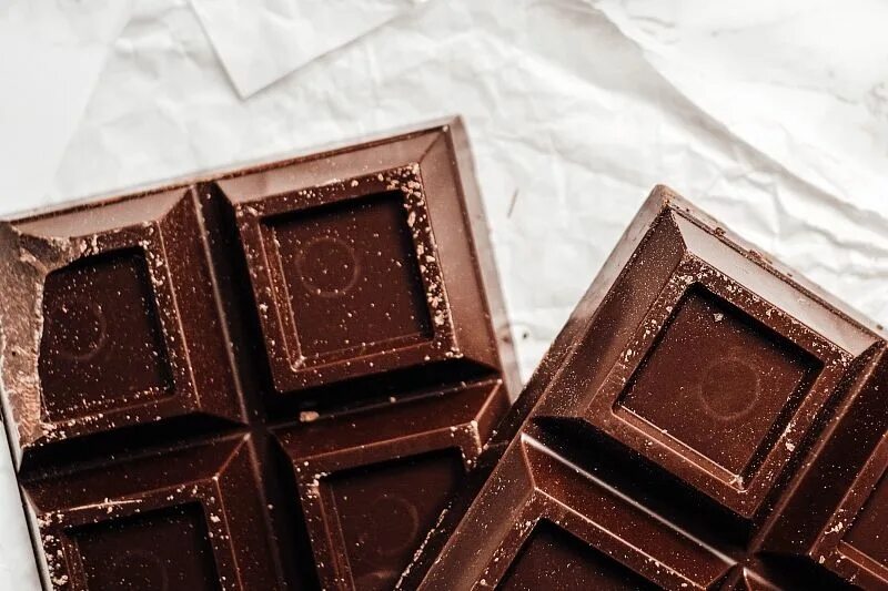 Квадрат шоколад а4 фото What chocolate should be eaten to feel happy the person Health Seldon News