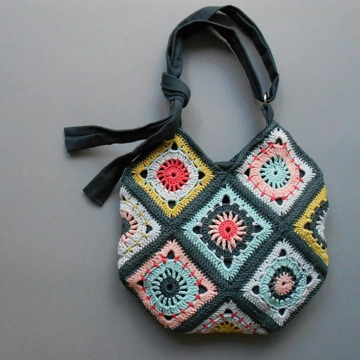 Квадрат сумочка крючком Boho Granny Square Bag 001 Crochet pattern by Bori Varga LoveCrafts Granny squar