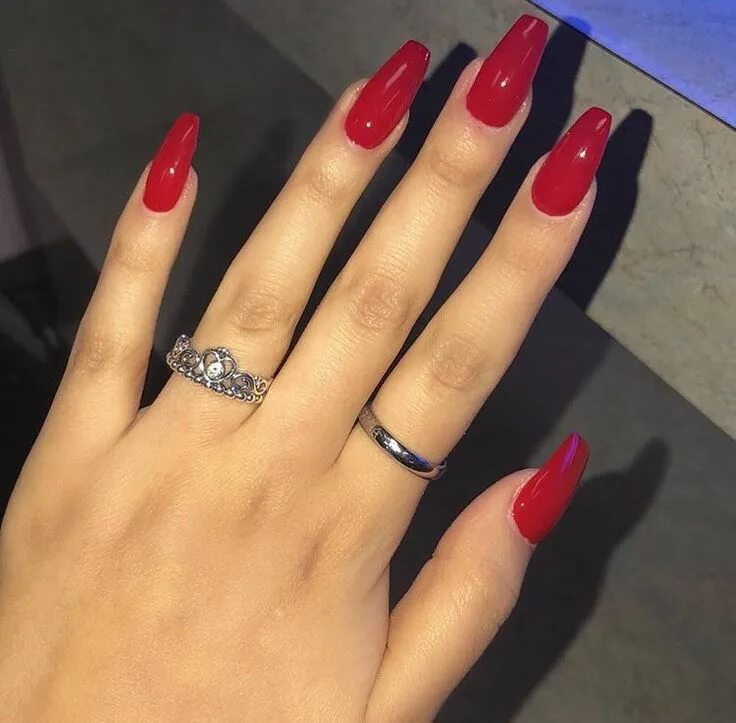 Квадратная форма ногтей красный маникюр P i n t e r e s t : j a n e l l y x o x i Red acrylic nails, Long acrylic nails,