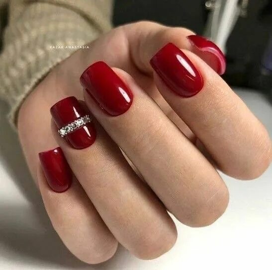 Квадратная форма ногтей красный маникюр Pin en Nails Uñas elegantes y sencillas, Manicura de uñas, Uñas para señoras