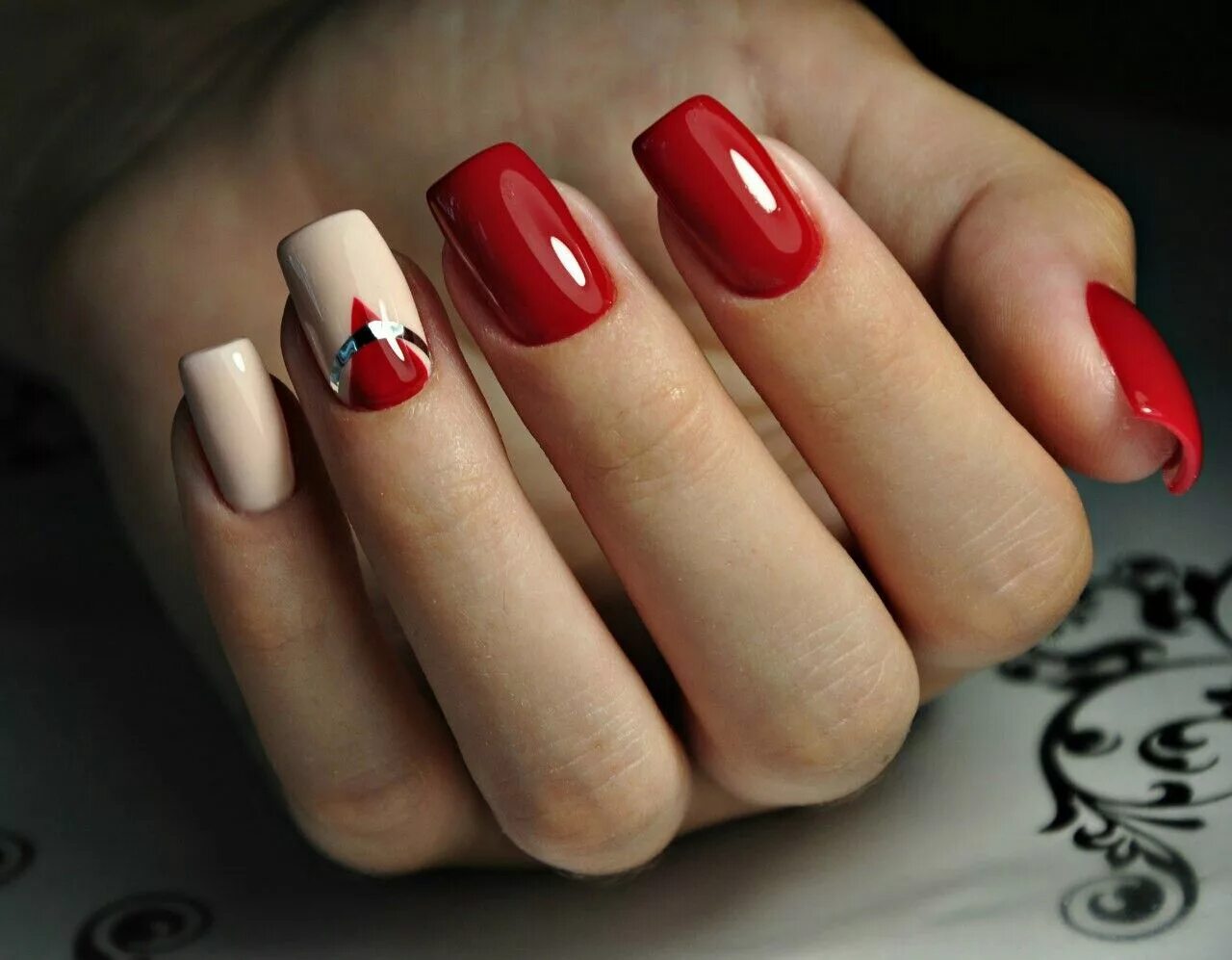 Квадратная форма ногтей красный маникюр Pin on Nail Designs: GEOMETRY! Beautiful nails, Super nails, Manicure