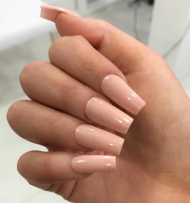 Квадратная форма ногтей нюдовый маникюр ᵛᴬᴿᵀᴬᴾ ✨ Long acrylic nails, Square acrylic nails, Hippie nails