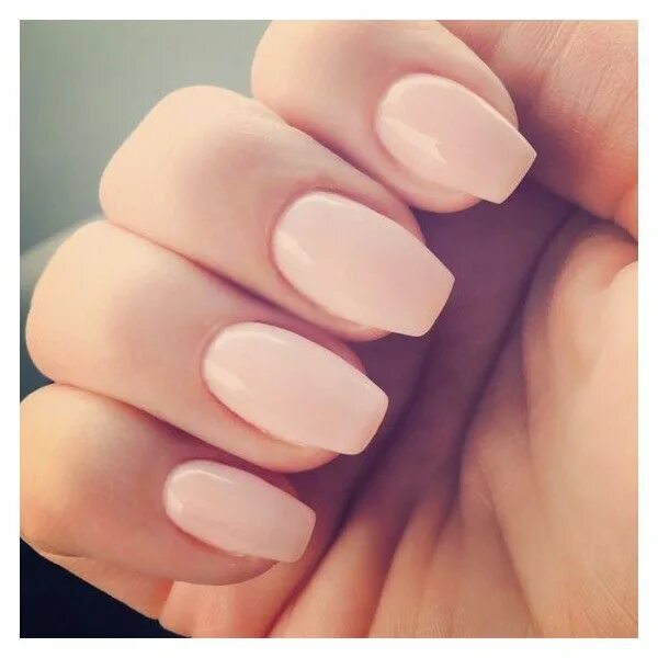 Квадратная форма ногтей нюдовый маникюр Nails ❤ liked on Polyvore featuring beauty products, nail care and bubble bath C