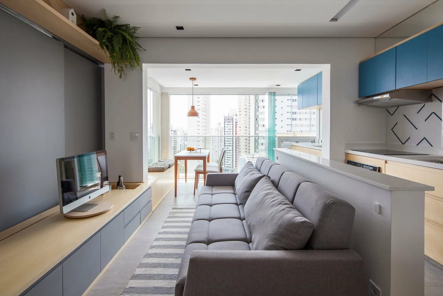 Квадратная квартира фото Gallery of New York's Interiors: Apartments, Penthouses and Lofts in the Big App