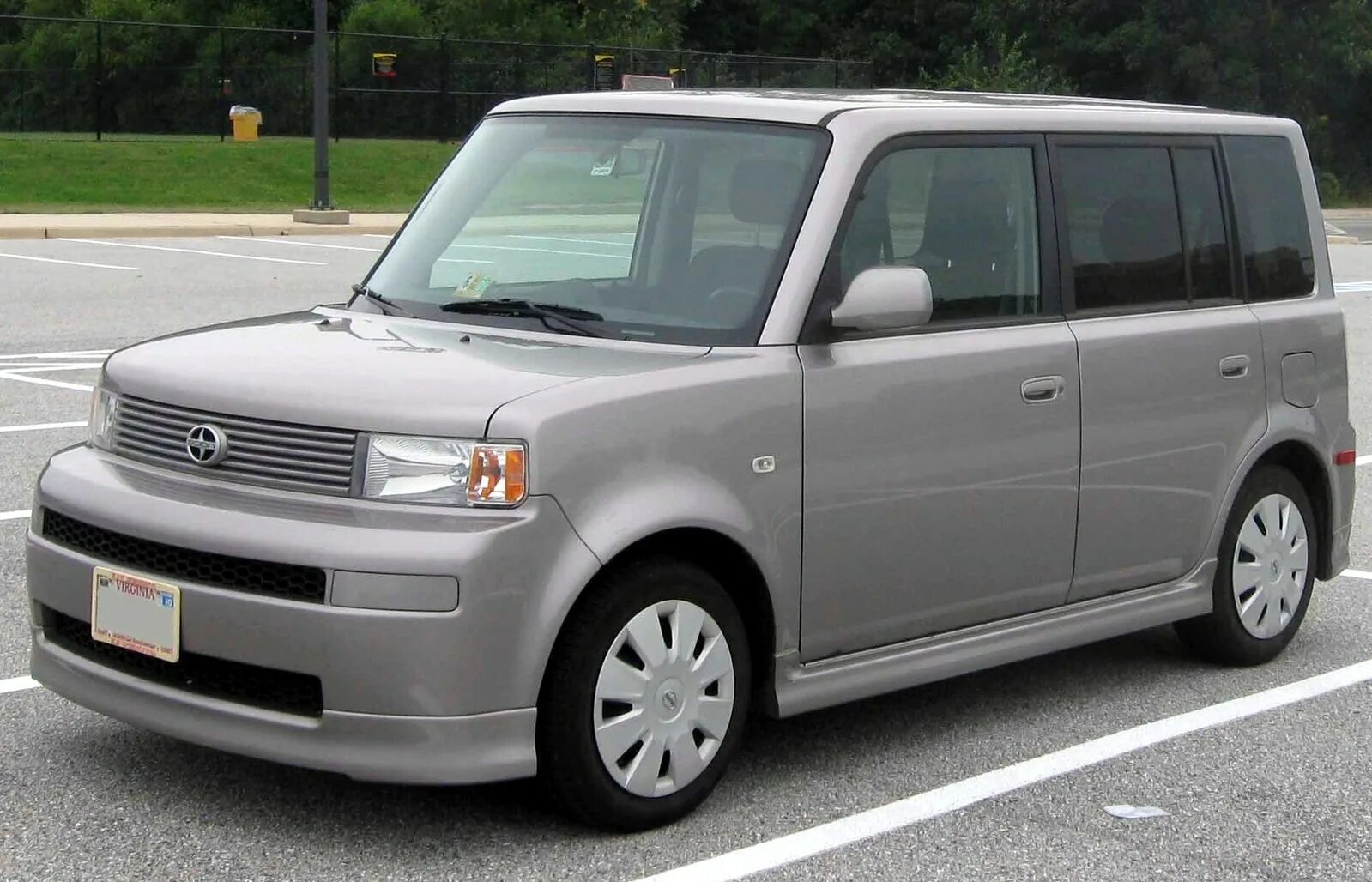 Квадратная машина фото File:2006 Scion xB .jpg - Wikipedia