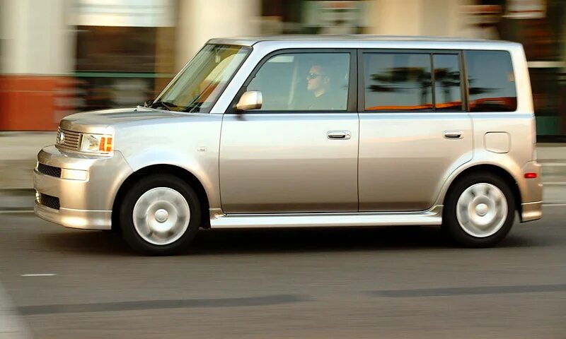 Квадратная машина фото Производство Toyota Scion xA и xB заканчивается в декабре :: Autonews