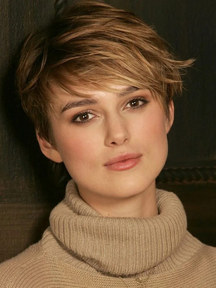 Квадратная стрижка женская Coupe pixie : les people l'ont adoptée Coiffure courte, Coupe de cheveux courte,