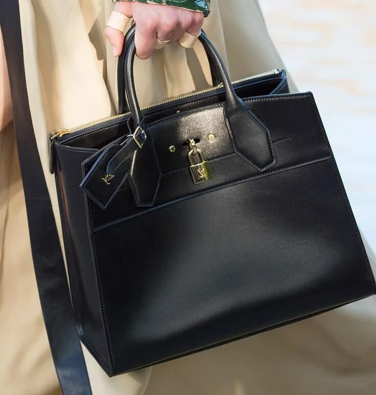 Квадратная сумка фото Check Out Louis Vuitton’s Brand New Cruise 2016 Bags, Straight from the Runway -