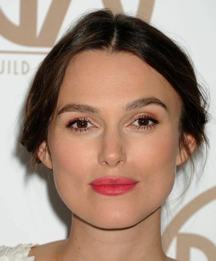 Квадратное лицо фото Keira Knightley