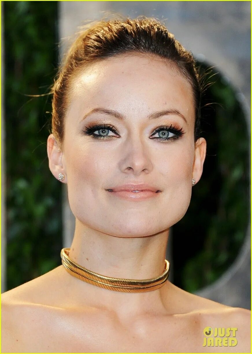 Квадратное лицо фото Olivia Wilde VF Oscar Party 2012 Square face shape, Face shapes, Olivia wilde