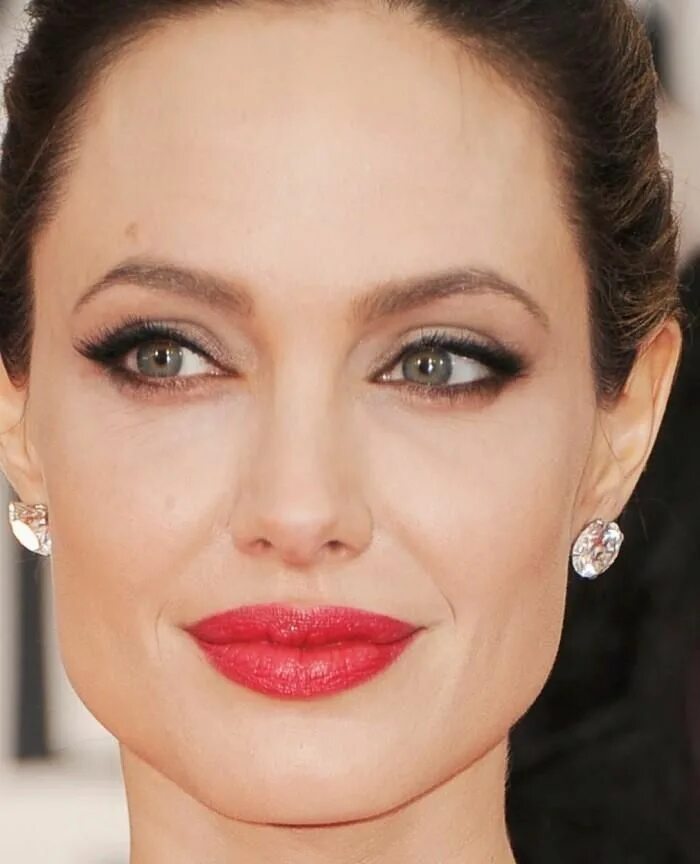 Квадратное лицо макияж глаз MAQUIAGEM PARA OLHOS 2018: Tendências, Passo a Passo e Fotos Angelina jolie make