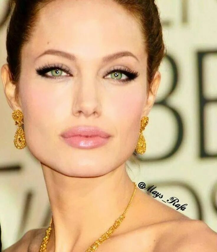 Квадратное лицо макияж глаз Entertainment Now Now Now! Angelina jolie short hair, Beauty, Angelina jolie pho