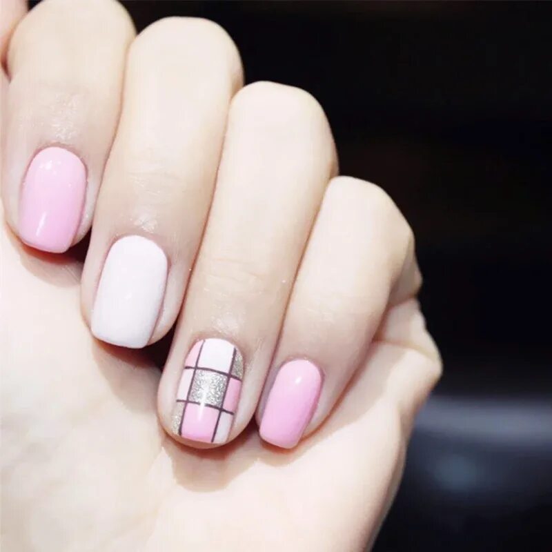 Квадратные маленькие ногти маникюр 24pcs/Set White Pink Grid False Nails Pre design Short Geometric Glitter Women N