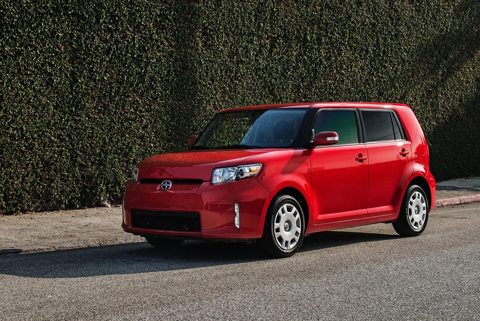 Квадратные машины марки и фото 2015 Scion xB Review: Prices, Specs, and Photos - The Car Connection