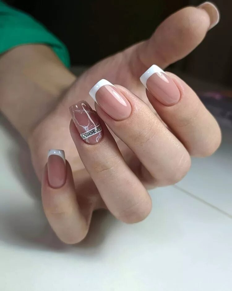 Квадратные ногти дизайн новинки французский маникюр Trendy French manicure 380 photo ideas