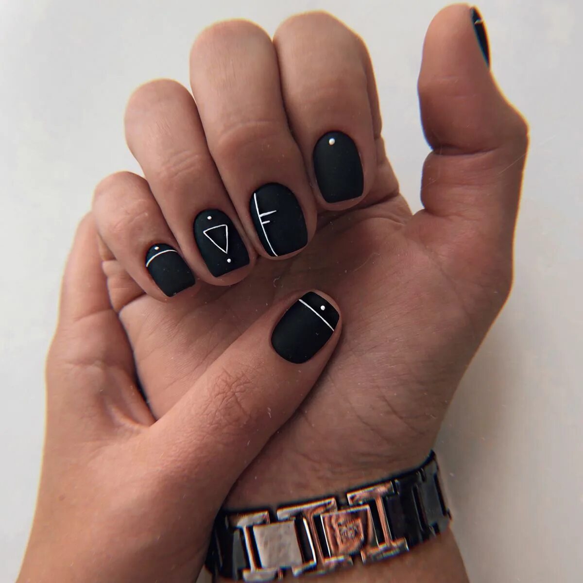 Квадратные ногти короткие фото темные Чёрный маникюр Punk nails, Mens nails, Short acrylic nails