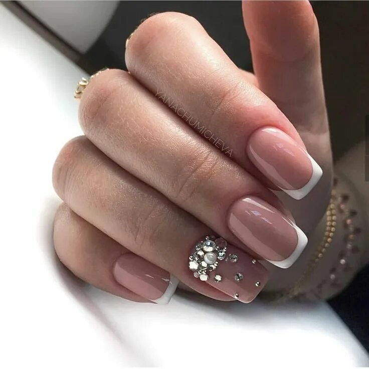 Квадратные ногти маникюр со стразами Pin de Ercsa en Körmök en 2023 Manicura de uñas, Manicura, Manicura para uñas co