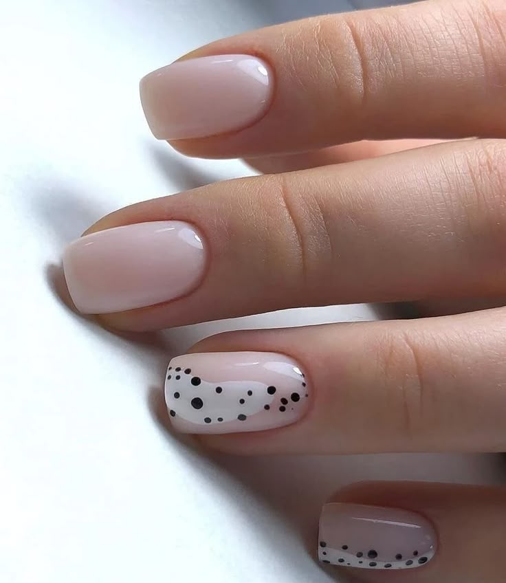 Квадратные ногти простой дизайн Fashion trends nyudovogo manicure 2020: Best Nude Nail Design Minimal nails, Man