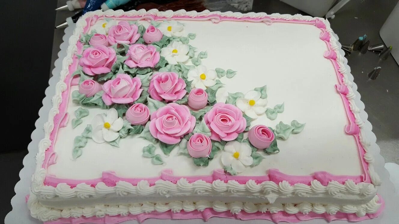 Квадратные торты фото Buttercream sheet cake Sheet cake designs, Valentines day cakes, Vintage cake