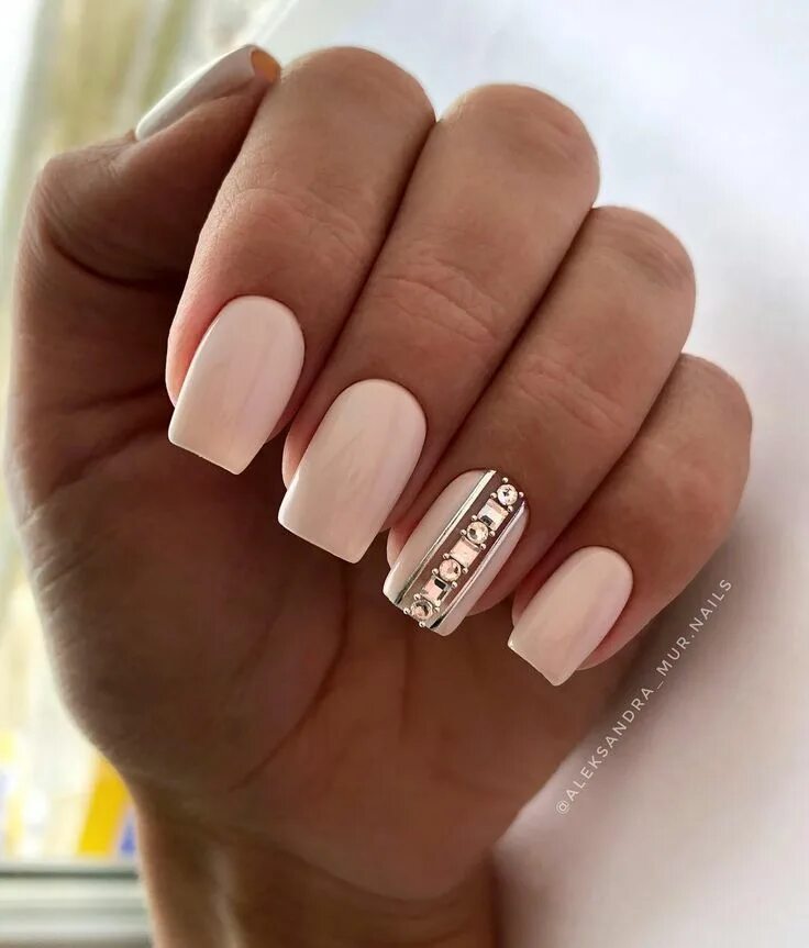 Квадратный бежевый маникюр Маникюр / Ногти / Мастера on Instagram: "Repost @aleksandra_mur.nails --- NAILS 