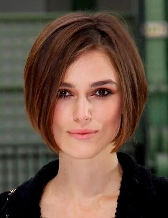 Квадратный боб стрижка фото Прически на короткое каре Thin hair styles for women, Angled bob hairstyles, Thi