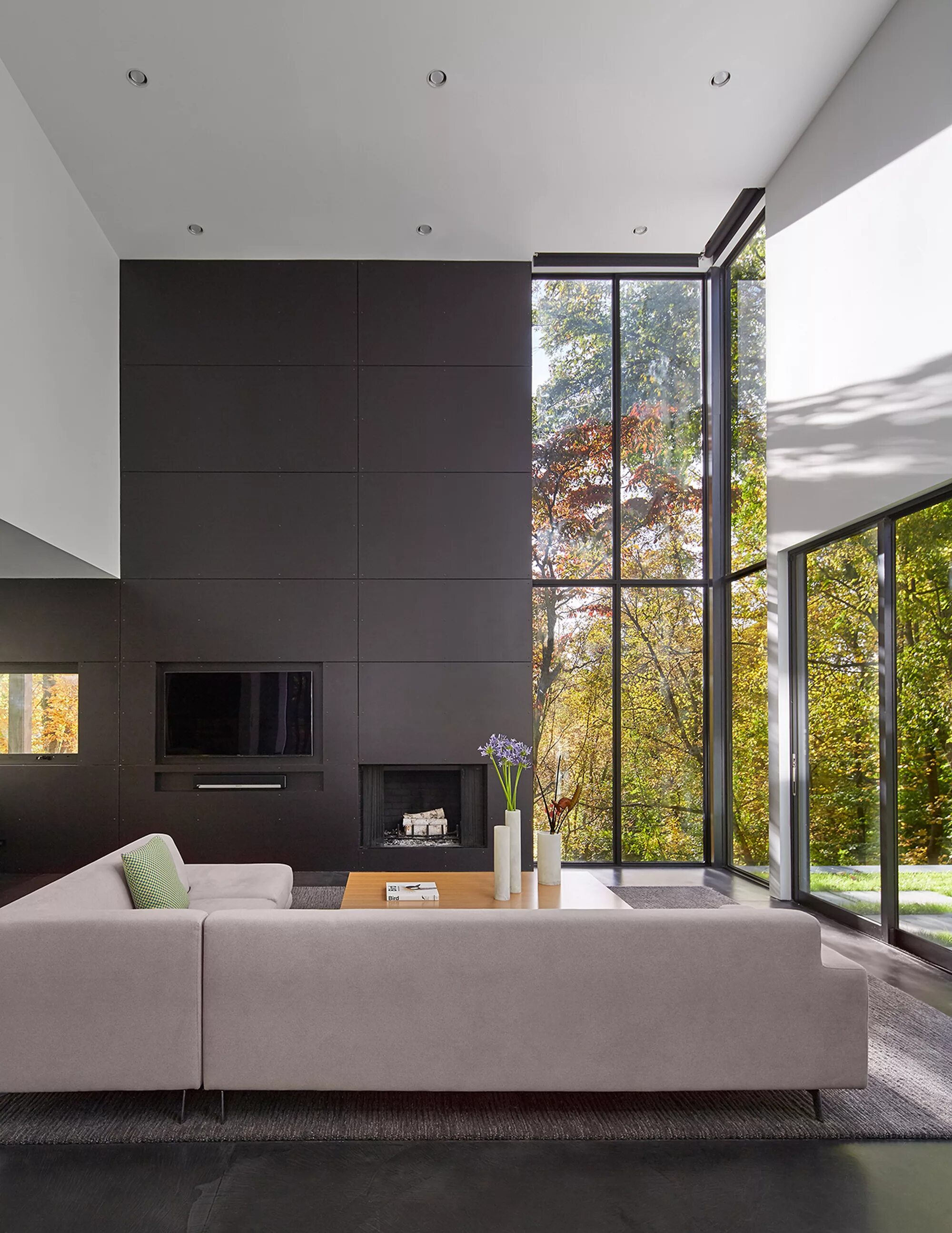 Квадратный дом интерьер Gallery of Mohican Hills House / Robert M. Gurney - 3