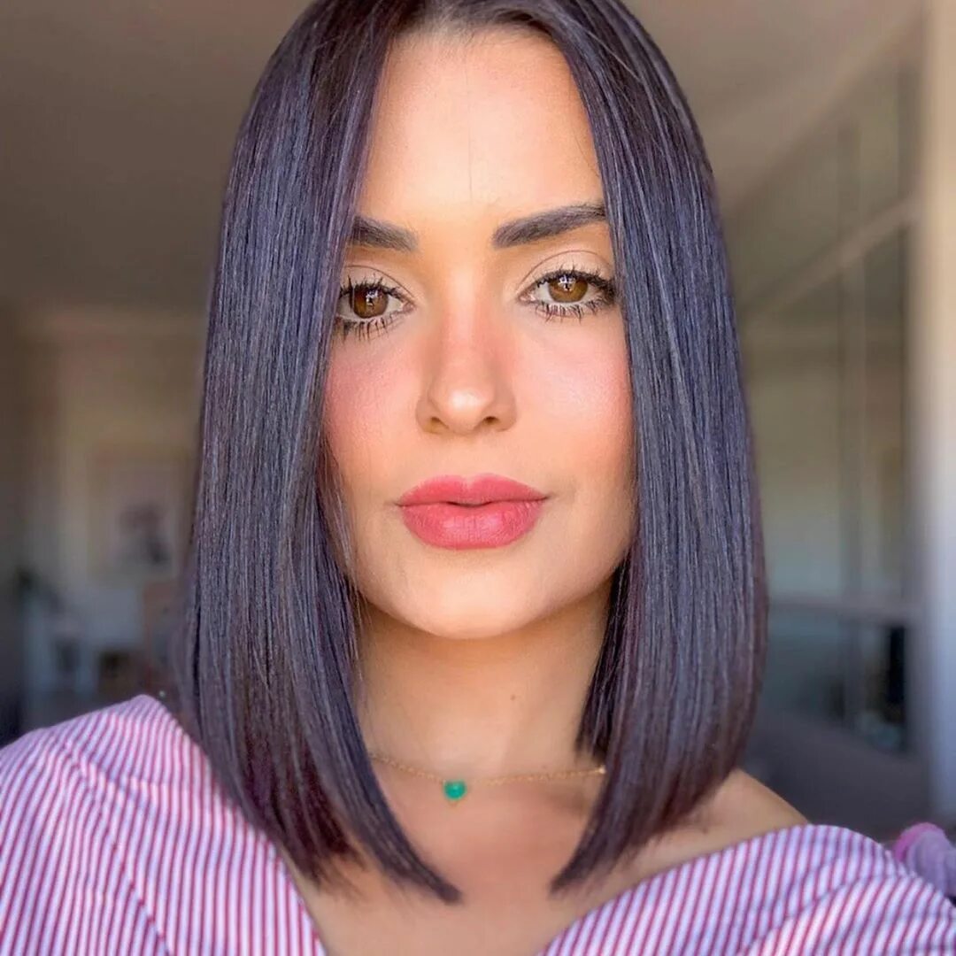 Квадратный каре прическа Elisabeth Leão on Instagram: "Olha ela aqui de novo maravilhosa long bob bem sól