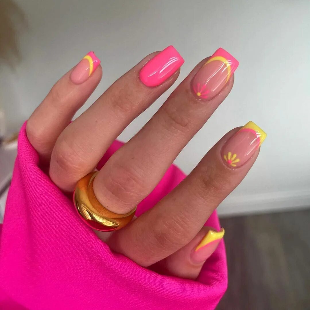 Квадратный летний маникюр Summer Nails Almond Summer Nails 2023 Nail designs, Pretty nails, Yellow nails