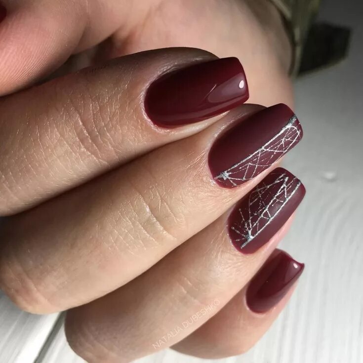 Квадратный маникюр бордо Burgundy glitter manicure