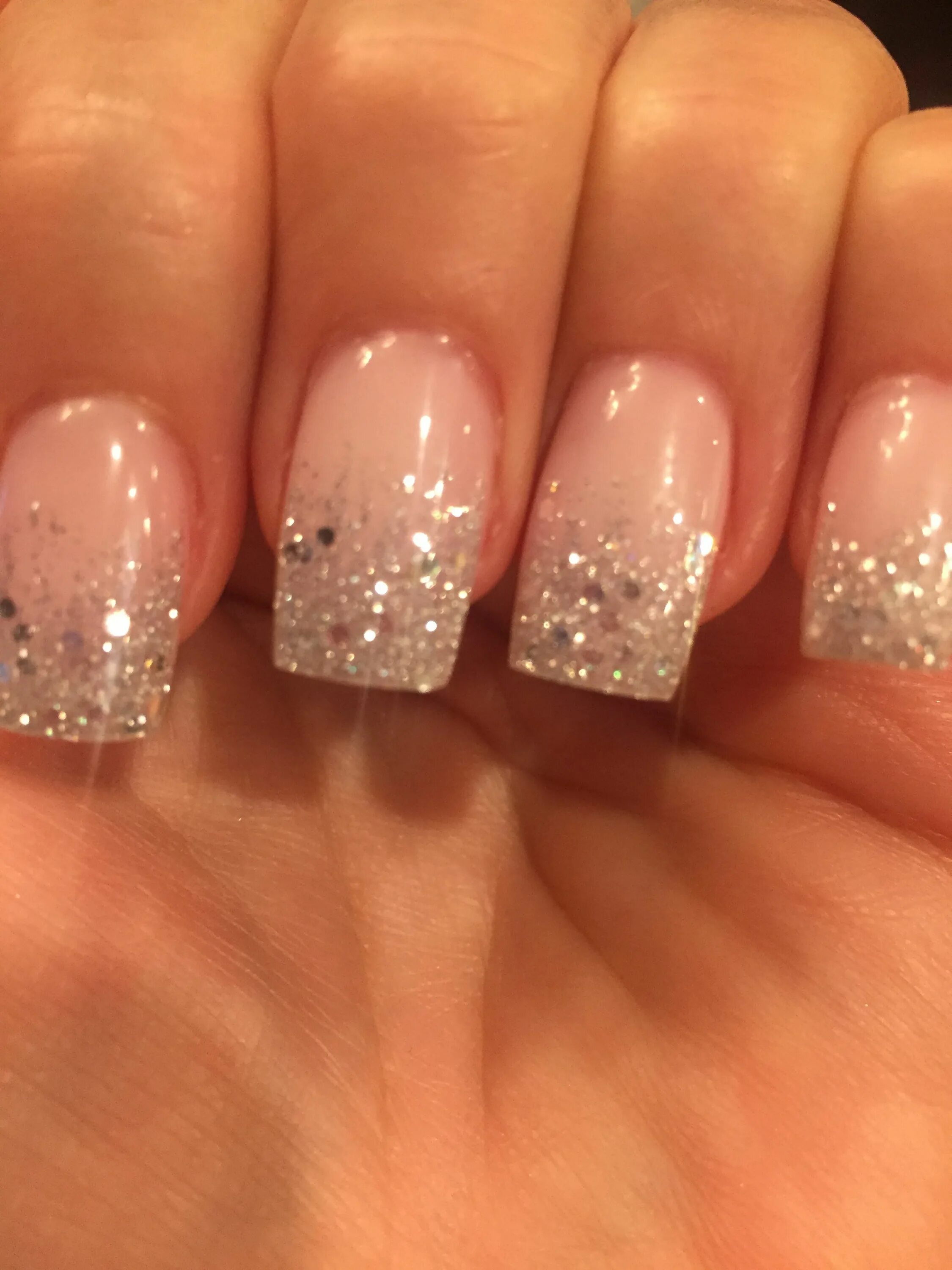 Квадратный маникюр френч блестящий Ombre Sparkle Ombre nails glitter, Trendy nails, Nail designs glitter