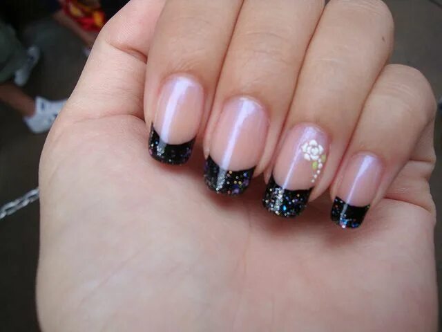 Квадратный маникюр френч блестящий Black Glitter Tips French manicure designs, French manicure nail designs, Gel fr