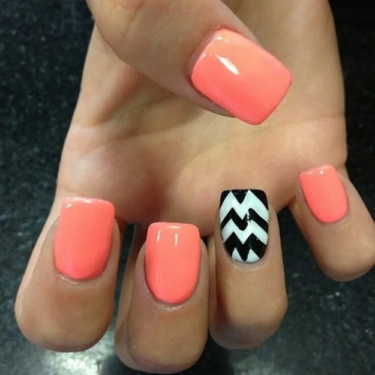 Квадратный маникюр коралловый Manicure Monday Chevron nails, Coral nails, Gel nails