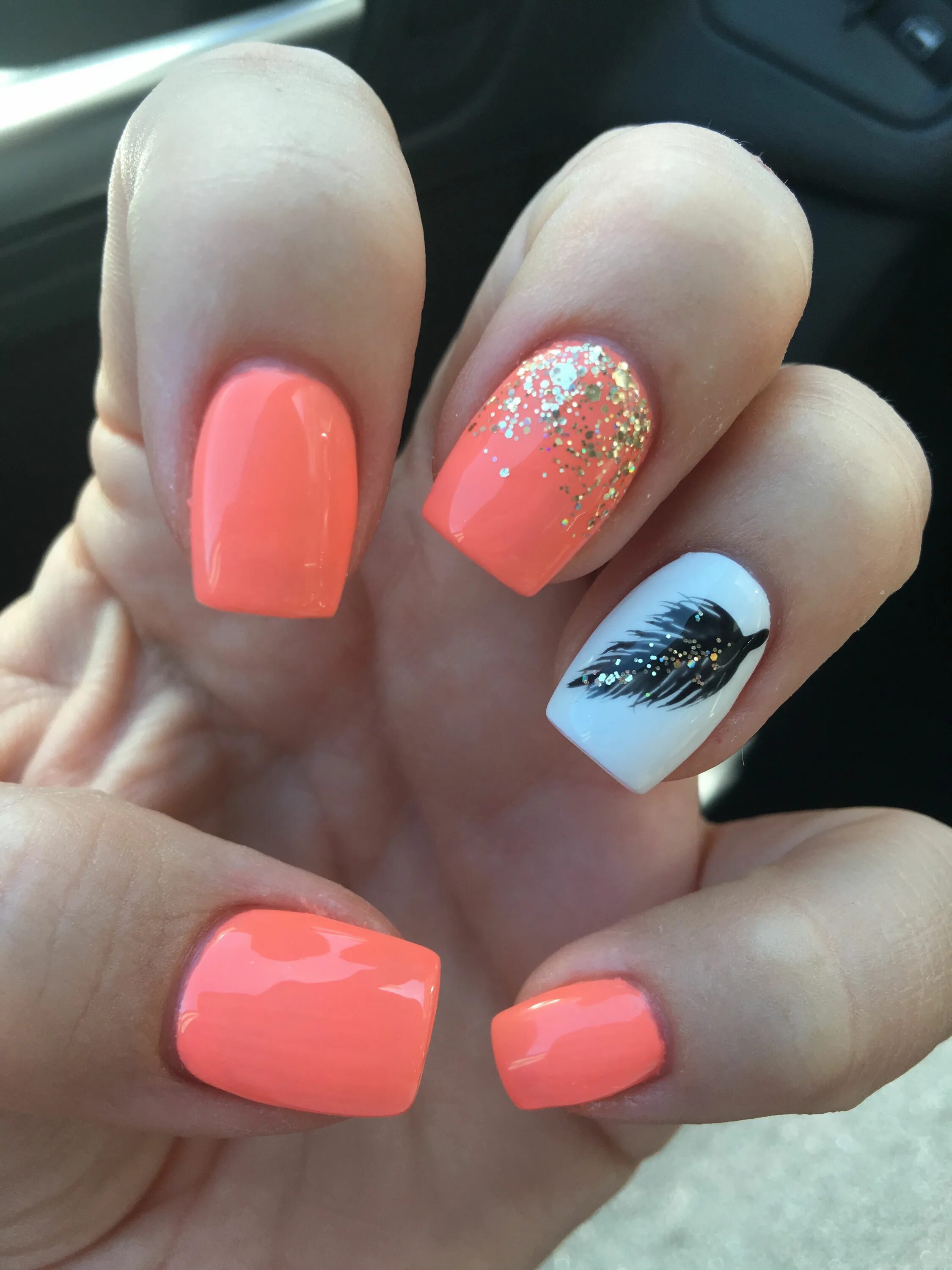 Квадратный маникюр коралловый Coral nails with gold glitter; white and black hand painted feather accent nail.