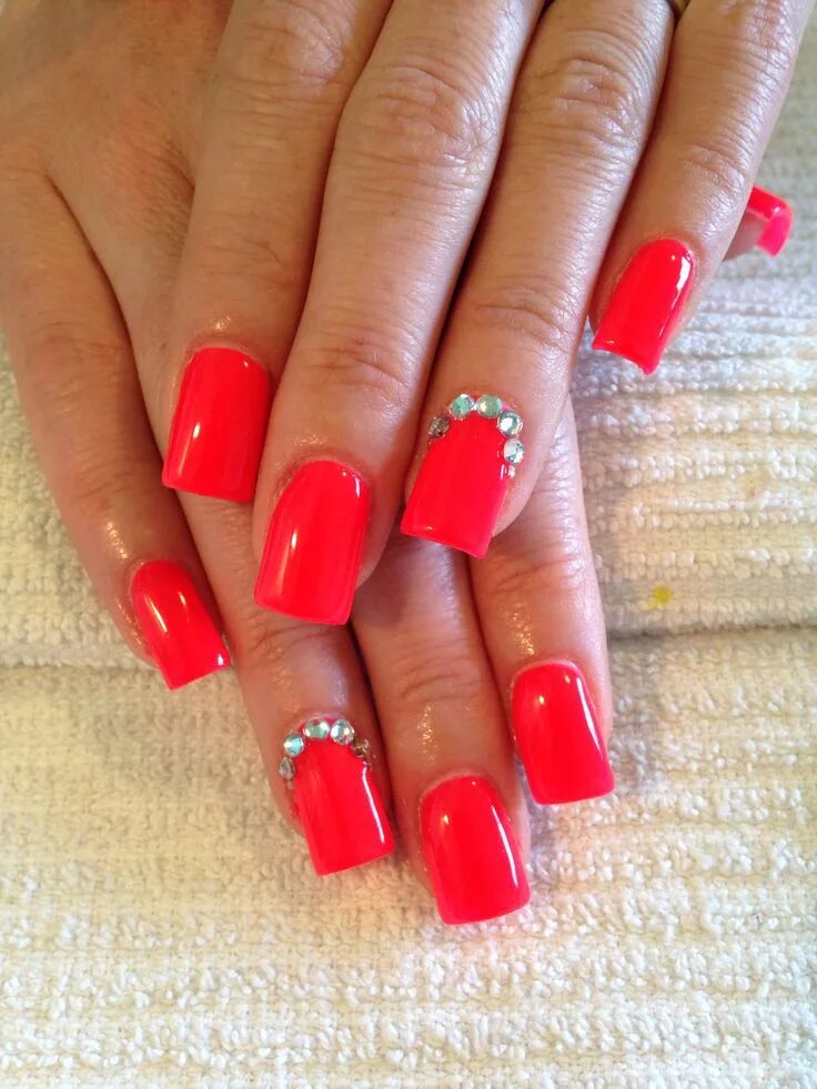 Квадратный маникюр коралловый Bright Coral Gel Nails w/ Rhinestones Nails, Gel nails, Nails inspiration