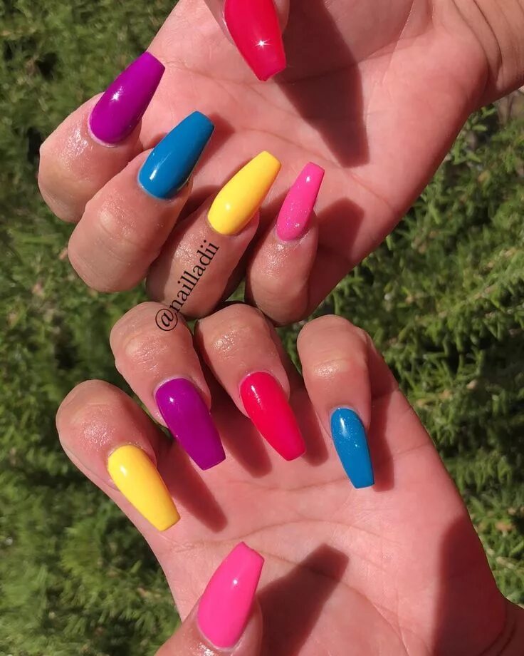 Квадратный маникюр разноцветные #nails #nailladii #colors #gel #acrylicnails #acrylics #acrylic #rainbow Gel acr